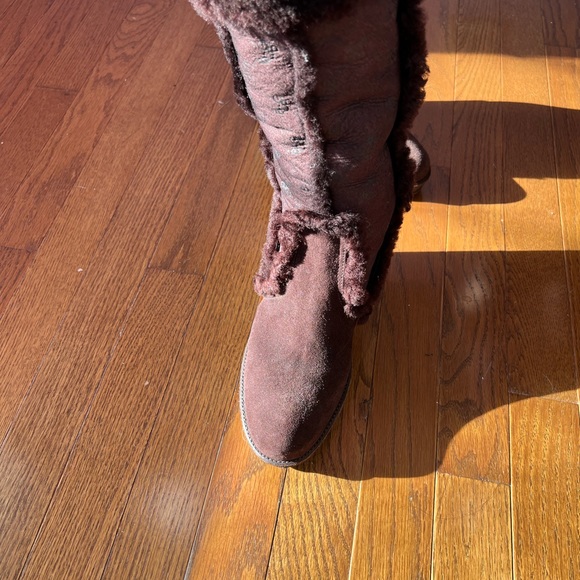 Beautiful Dk Br. BCB Girls fully lined boots like new. If you ❤️ comfortable! - Picture 9 of 10